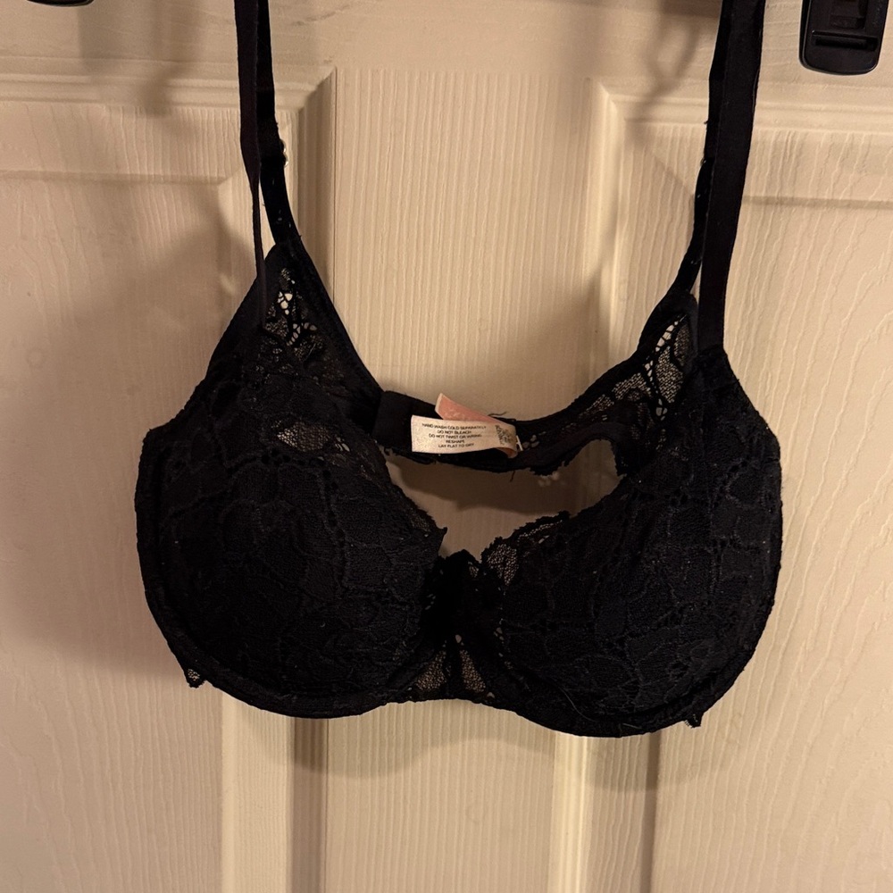 Victoria's Secret Elegant Black Lace Bra